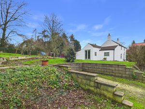 Side Elevation- click for photo gallery